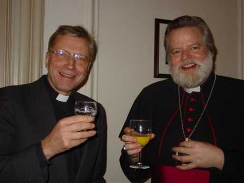 Mgr. Punt en prof. Kimman, secretaris-generaal van de Nederlandse Kerkprovincie