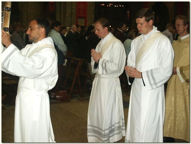 Drie priesterwijdingen