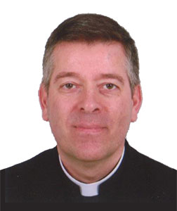 Vicaris-generaal André van den Hout