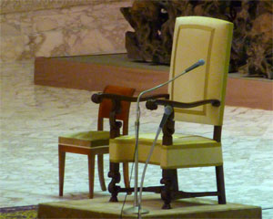 Lege stoel (foto: Newshour)