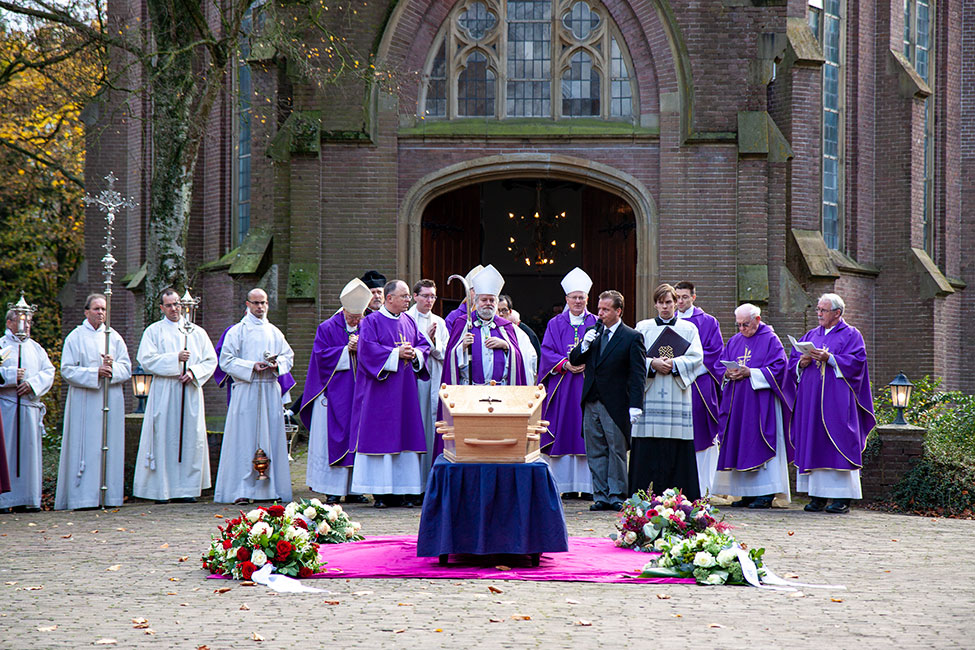Begrafenis van Mgr. Lescrauwaet in 2013