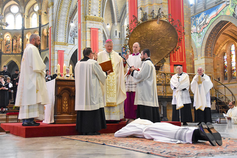 Priesterwijding Dino Deltin Priesterwijding Dino Deltin